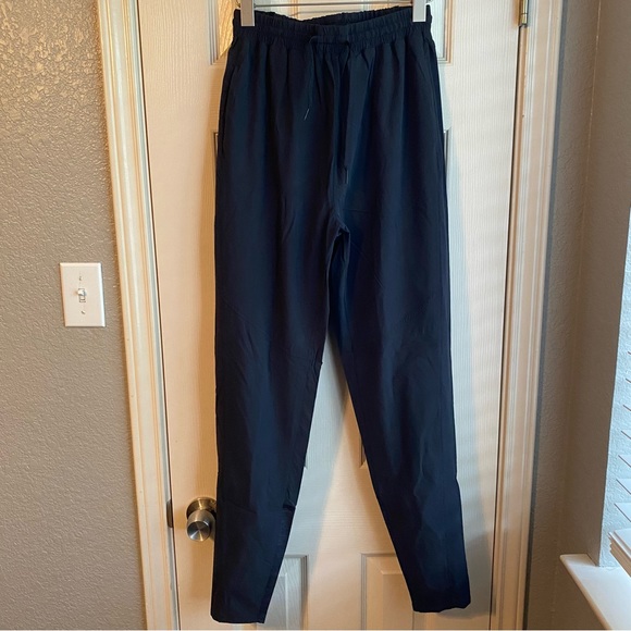 RARE ITEM - EUC Outdoor Voices Track Pant in Black, Size Small - Picture 1 of 6